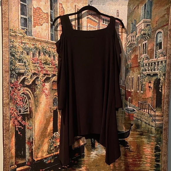 USA made Cold ShoulderBlack Top - Picture 4 of 5